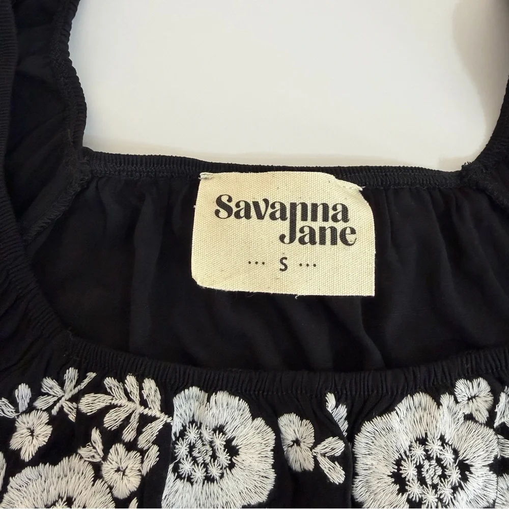 Savanna Jane Women's Embroidered Floral Boho Top Black/White Size Small - Picture 7 of 9